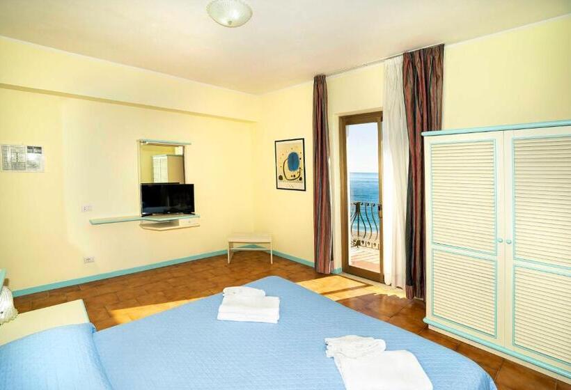 اتاق استاندارد با چشم‌انداز دریا, San Pietro