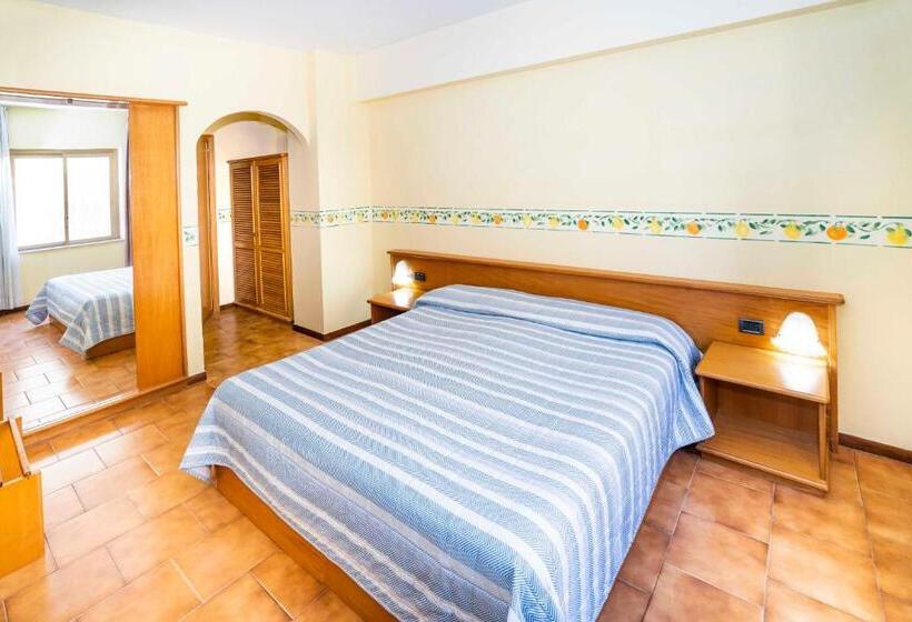 Номер Economy, San Pietro