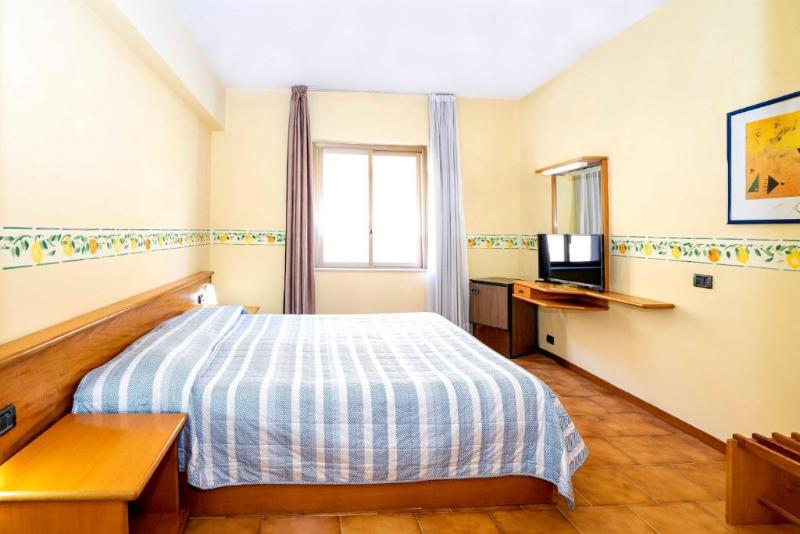 Номер Стандарт, San Pietro