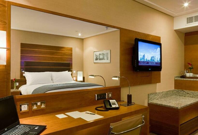 Номер Классика Двуспальная Кровать, Sofitel London Heathrow