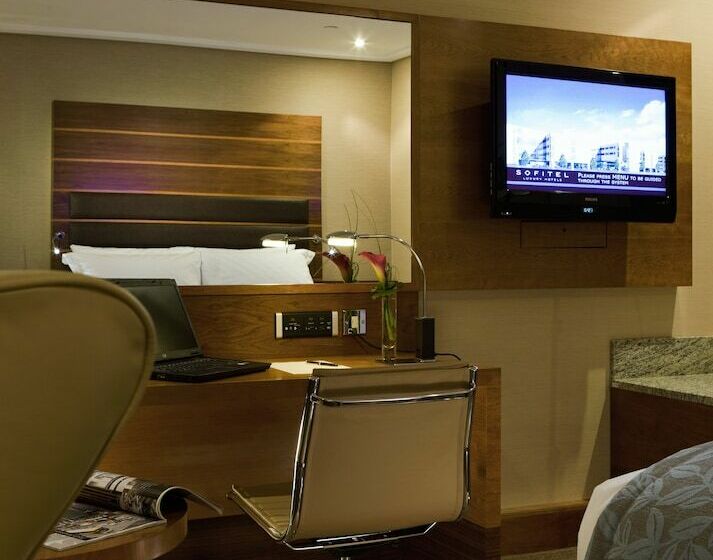 带双人床的经典房间, Sofitel London Heathrow