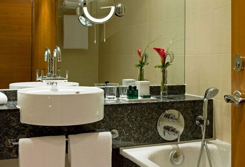 Номер Классика Двуспальная Кровать, Sofitel London Heathrow