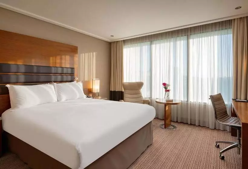 اتاق کلاسیک با تخت دوبل, Sofitel London Heathrow