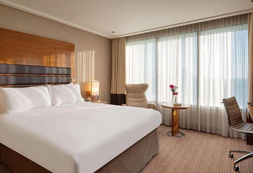 带双人床的经典房间, Sofitel London Heathrow