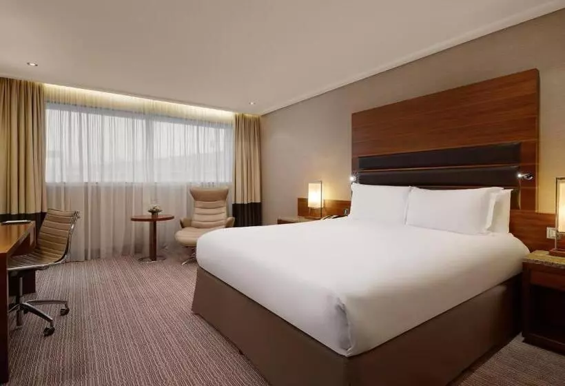 اتاق لوکس با تخت بزرگ, Sofitel London Heathrow