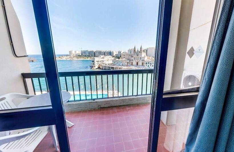 اتاق استاندارد یک نفره با چشم‌انداز دریا, St Julians Bay