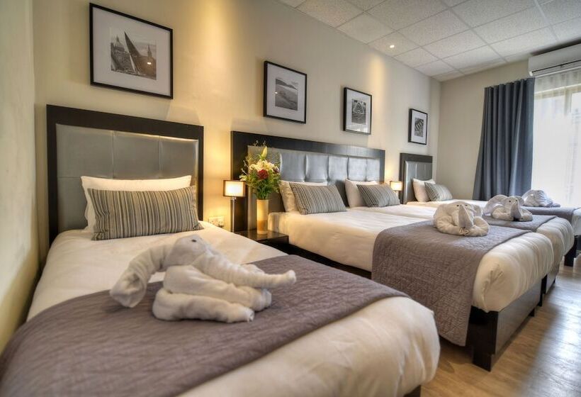 اتاق استاندارد چهار تخته, St Julians Bay