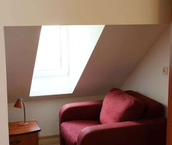 اتاق خانوادگی, Villa Severin