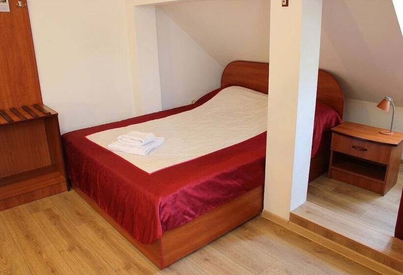 اتاق خانوادگی, Villa Severin