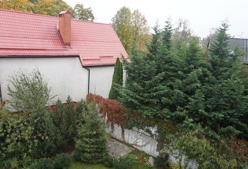 اتاق خانوادگی, Villa Severin