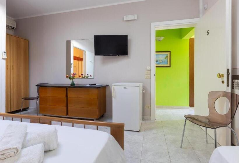 غرفة قياسية ثلاثية, Villa Vacanze Paradiso