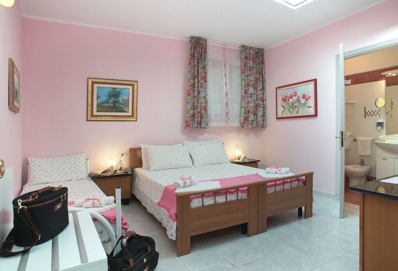 غرفة قياسية ثلاثية, Villa Vacanze Paradiso