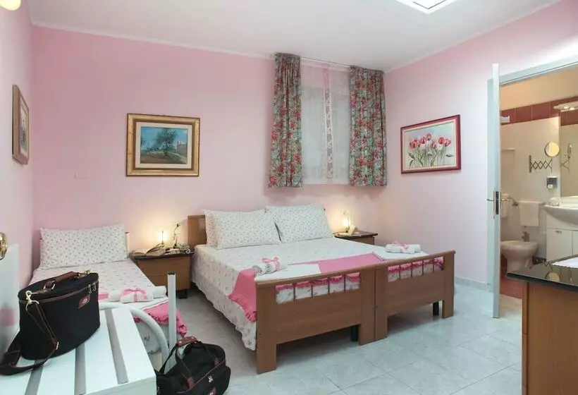 Standard Kolmen Hengen Huone, Villa Vacanze Paradiso