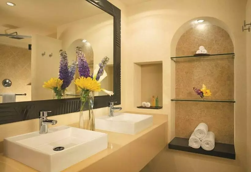 اتاق لوکس با چشم‌انداز دریا, Dreams Playa Bonita All Inclusive