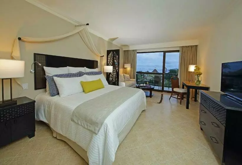 اتاق لوکس با چشم‌انداز دریا, Dreams Playa Bonita All Inclusive