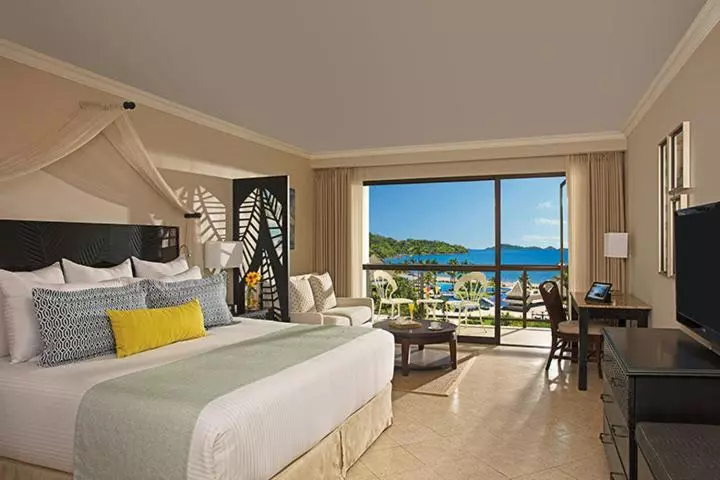 اتاق لوکس با چشم‌انداز دریا, Dreams Playa Bonita All Inclusive