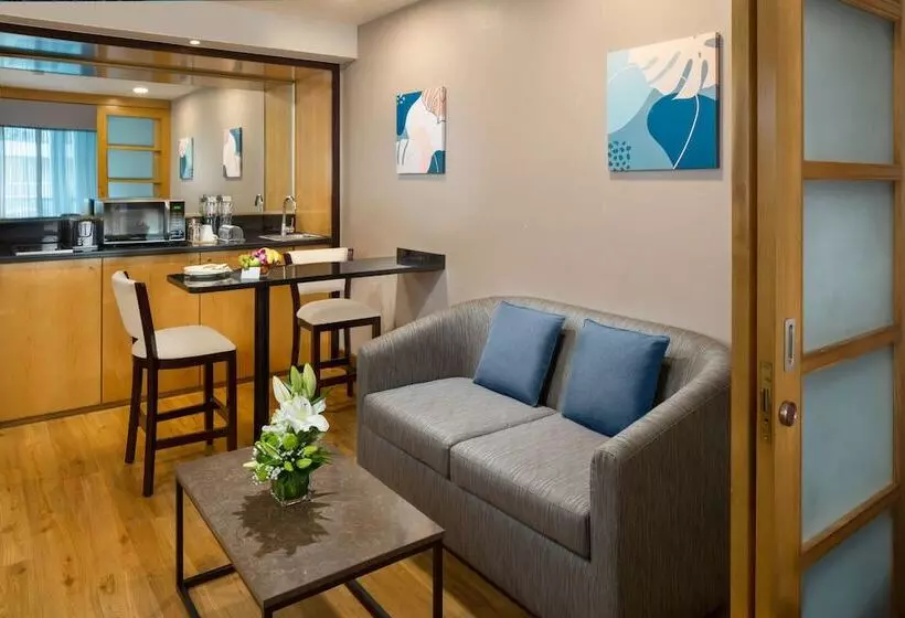 اتاق استاندارد سه نفره, Savoy Suites Hotel Apartment Newly Renovated