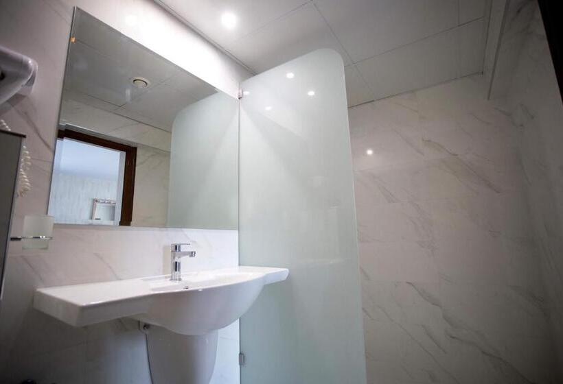 小型豪华套房, Spa Hotel Spartak