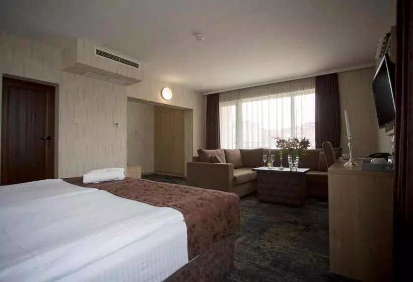 سوییت جونیور لوکس, Spa Hotel Spartak