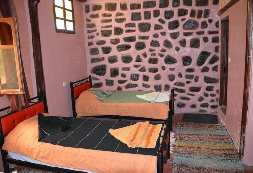 اتاق استاندارد سه نفره, Riad Dar Tagine