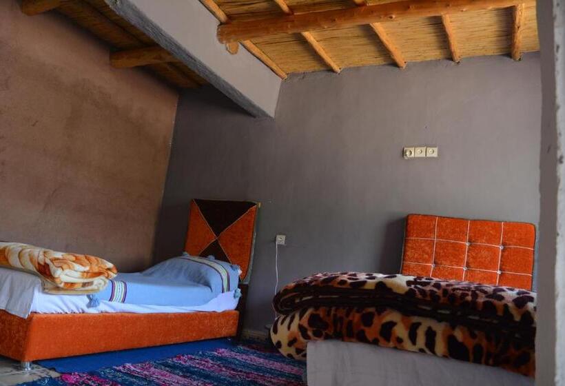 اتاق استاندارد سه نفره, Riad Dar Tagine