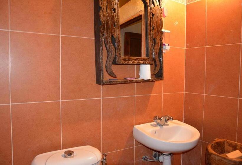 اتاق استاندارد سه نفره, Riad Dar Tagine