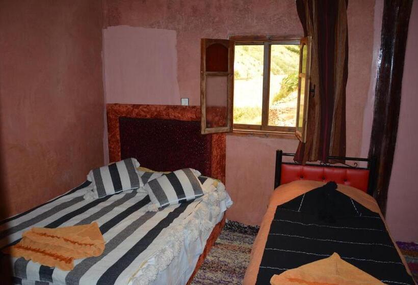 اتاق استاندارد سه نفره, Riad Dar Tagine