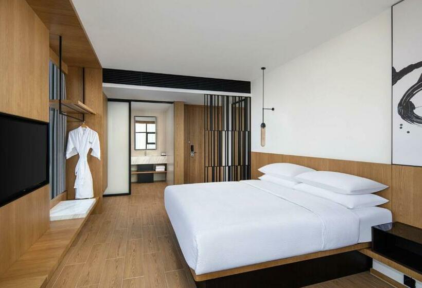キングサイズベッドのスタンダードルーム, Fairfield By Marriott Guiyang Guanshanhu