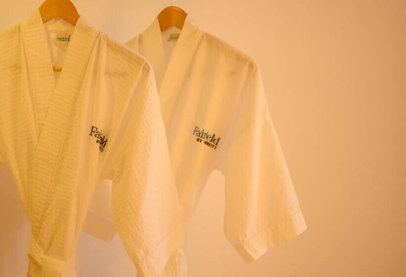 ２ダブルベッドのスタンダードルーム, Fairfield By Marriott Guiyang Guanshanhu