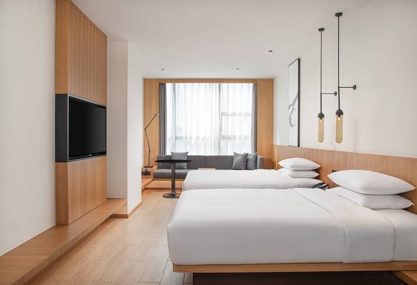 ２ダブルベッドのスタンダードルーム, Fairfield By Marriott Guiyang Guanshanhu