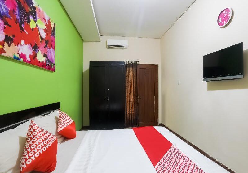 Номер Стандарт, D Waru Homestay Syariah Near Jl Slamet Riyadi Mitra Reddoorz