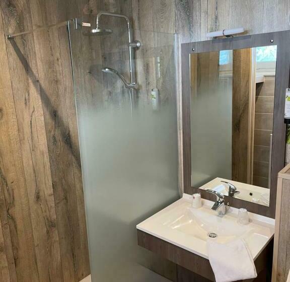 ガーデンビュースタンダードルーム, Logis Hôtel  Restaurant Le Relais Guillaume De Normandy