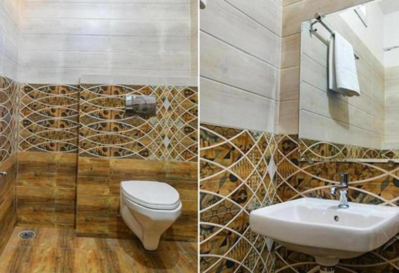 اتاق لوکس, Shubhshree