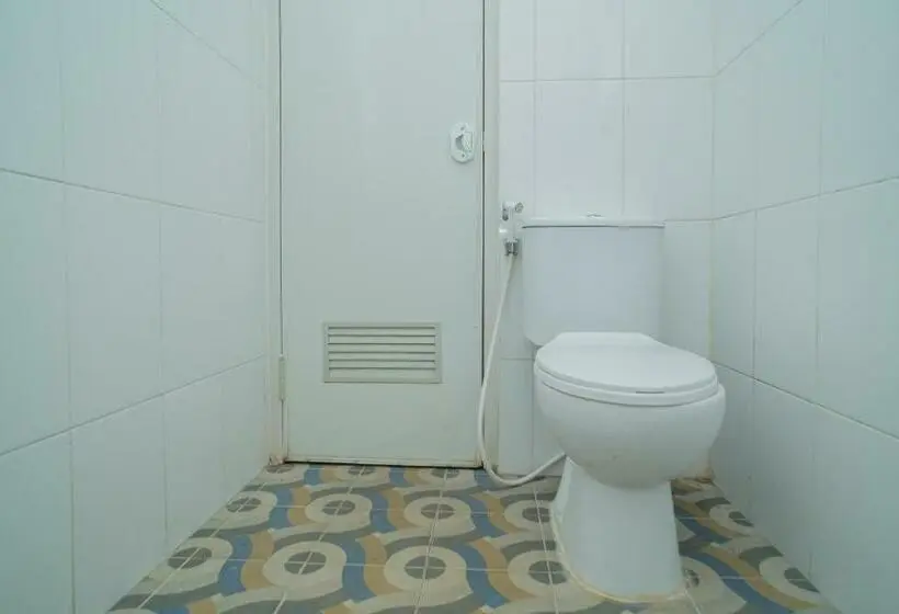 デラックスルーム, Urbanview Hotel Bubusini Batu By Reddoorz