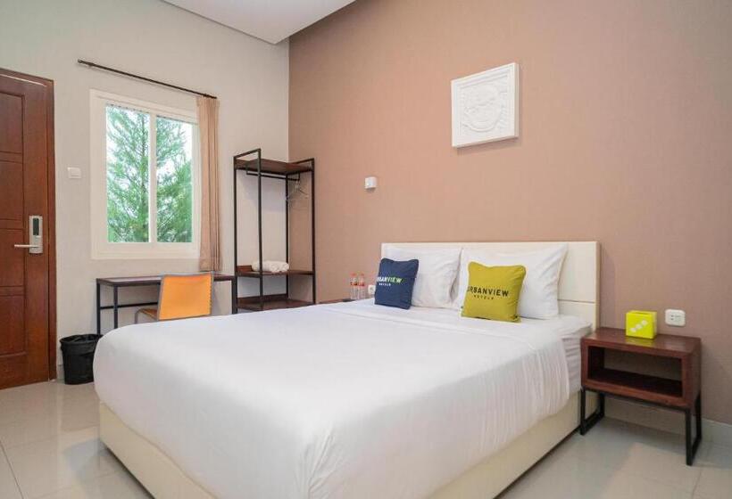 اتاق اکونومی, Urbanview Hotel Bubusini Batu By Reddoorz