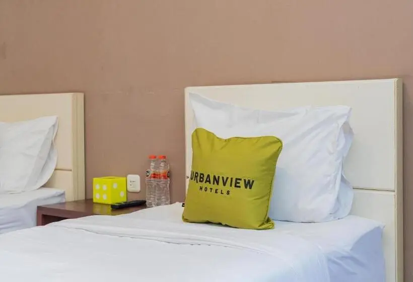 デラックスルーム, Urbanview Hotel Bubusini Batu By Reddoorz