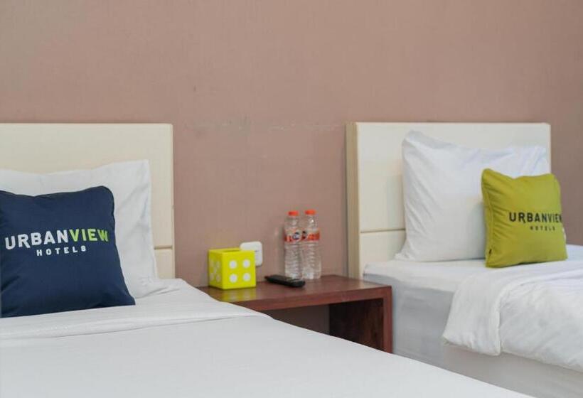 اتاق لوکس, Urbanview Hotel Bubusini Batu By Reddoorz