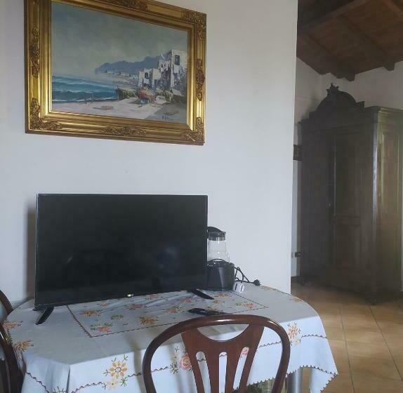 デラックスルーム, La Rosa Selvatica