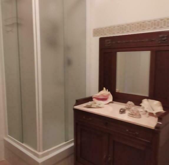 デラックスルーム, La Rosa Selvatica