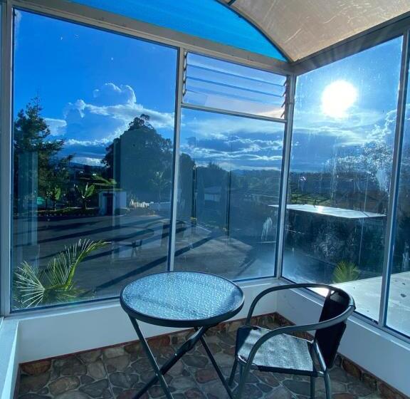 Семейный Номер, Las Palmeras Gachancipa