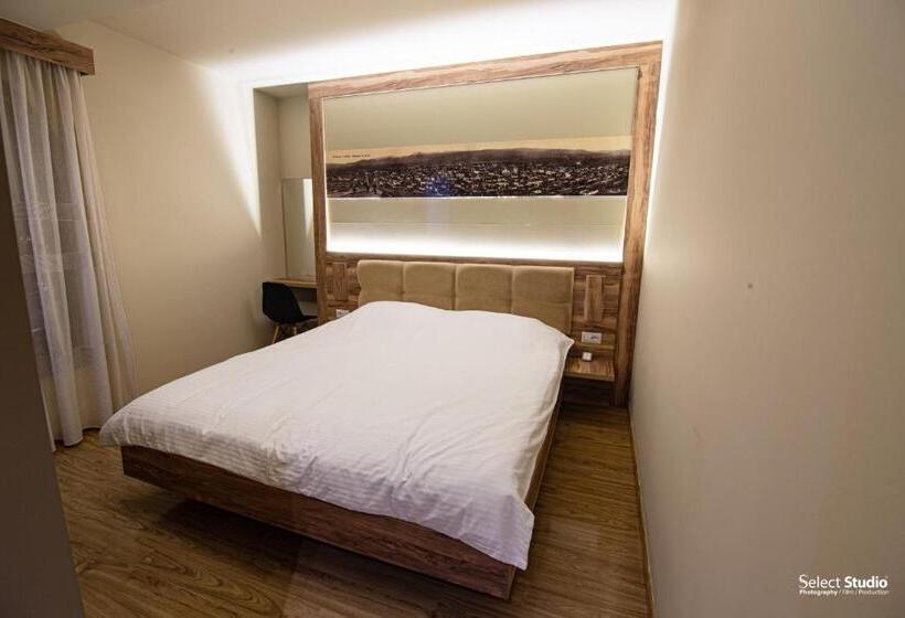 اتاق کلاسیک چهارنفره, Sahati Hotel & Restaurant