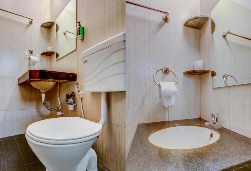 חדר דלוקס, Treebo Iris Suites