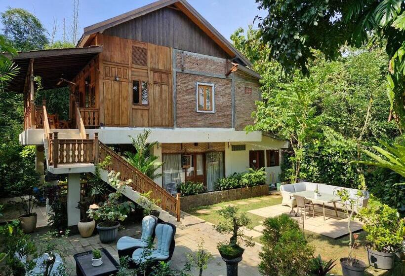 Номер Стандарт Вид на Парк, Jepara Garden Resort