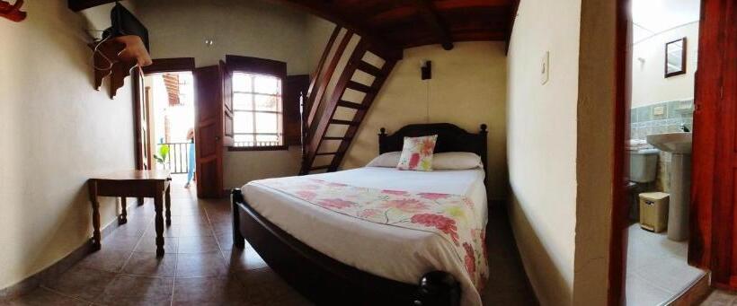 Четырехместный Номер Стандарт, La Casa De Las Flores Hostal