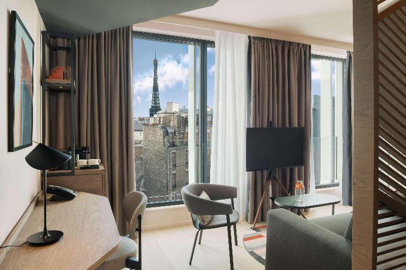 Junior Suite met Uitzicht, Canopy by Hilton Paris Eiffel Tower