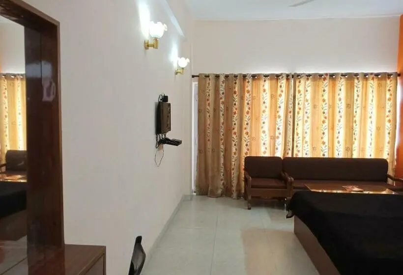Chambre Standard, Shikhar & Restaurant