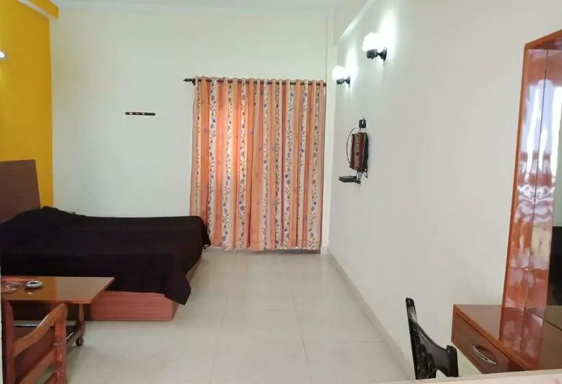 Chambre Standard, Shikhar & Restaurant