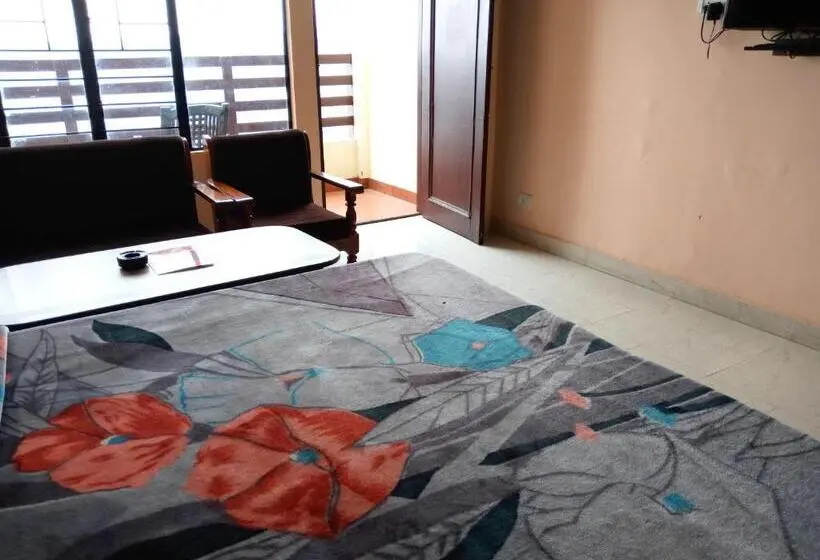 Chambre Deluxe, Shikhar & Restaurant