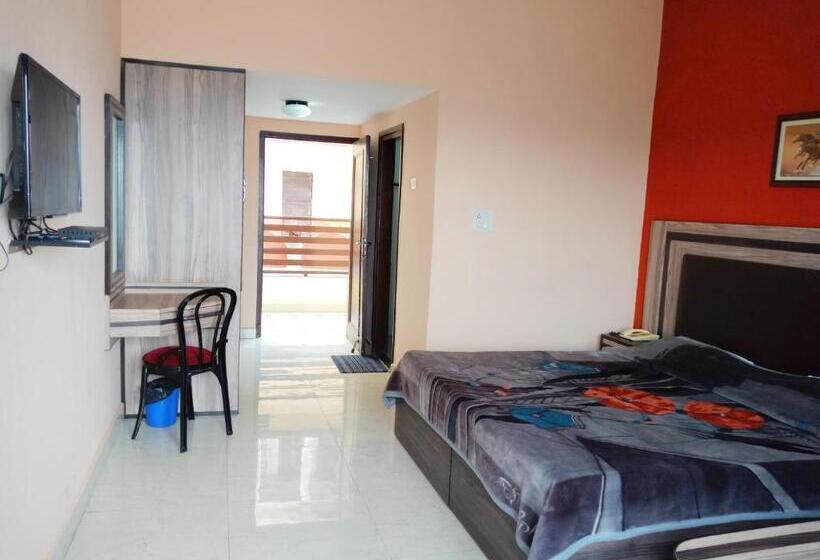 Номер Deluxe, Shikhar & Restaurant