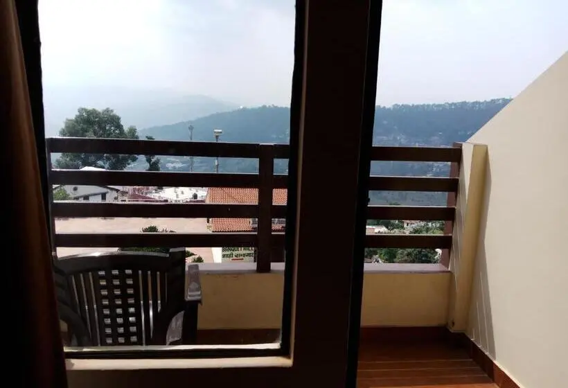 Chambre Deluxe, Shikhar & Restaurant
